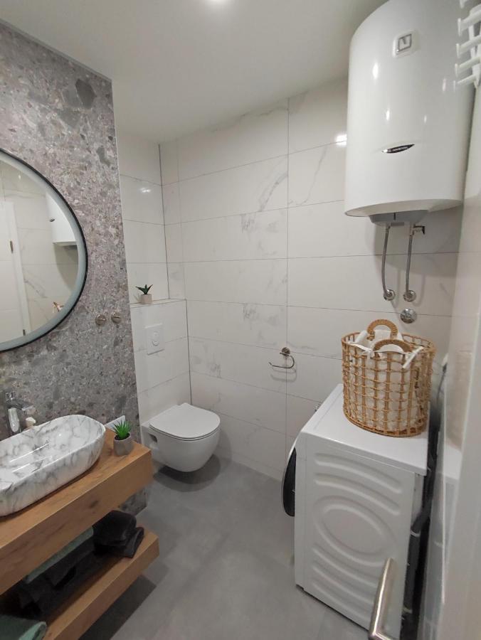 Center Apartment Pia Omiš Eksteriør bilde
