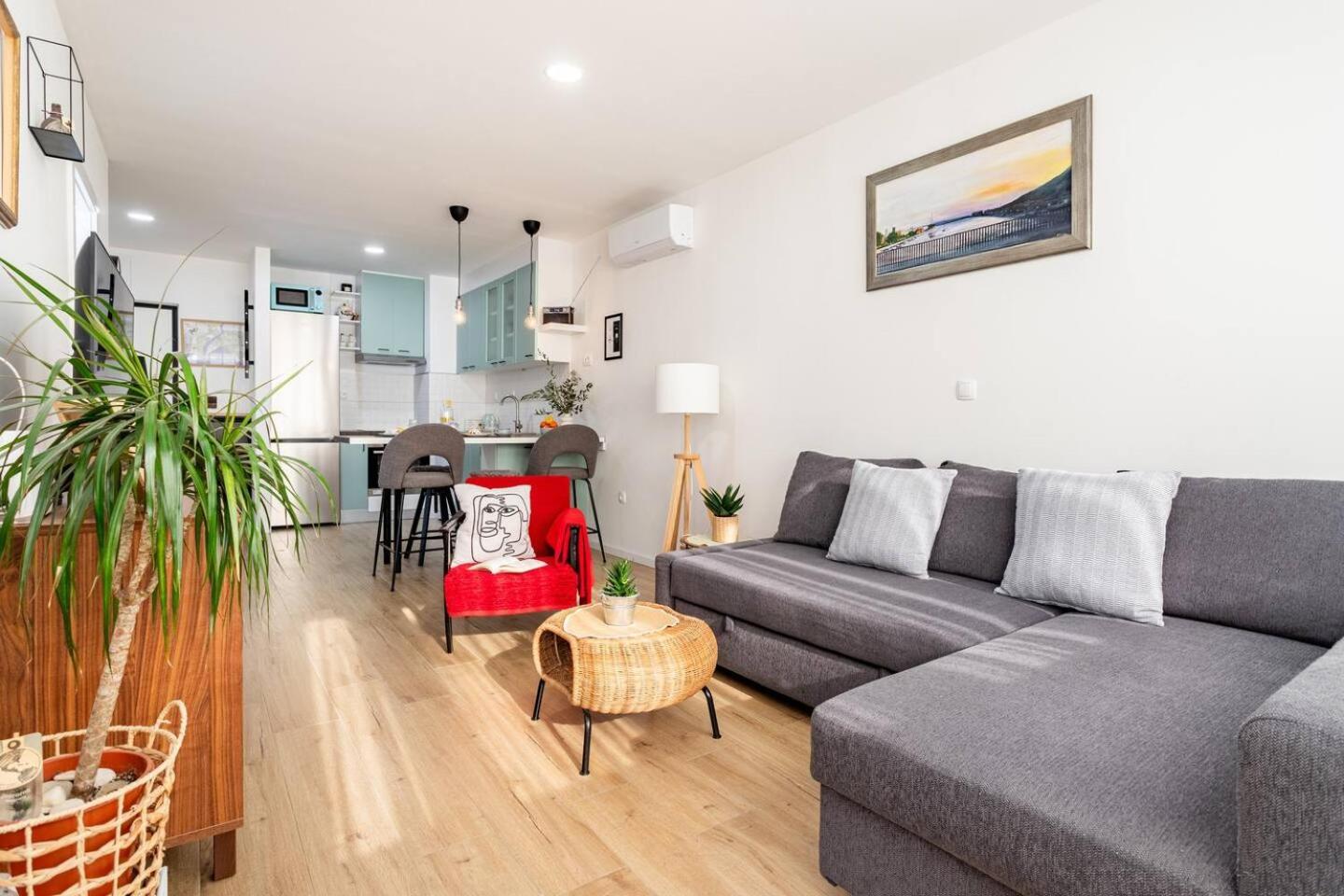 Center Apartment Pia Omiš Eksteriør bilde
