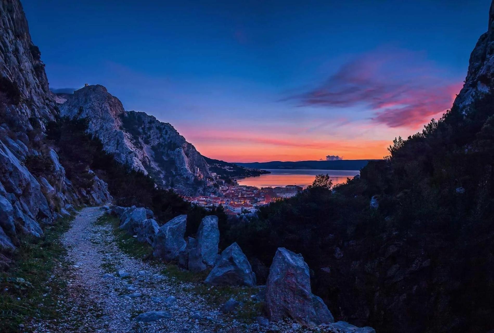 Center Apartment Pia Omiš Eksteriør bilde